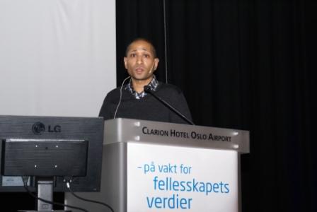 Erlend Pedersen redegjorde fra KOFA om hva kommunene gj�r feil i innkj�psprosessen og hva kontrollutvalgene b�r fokusere p�