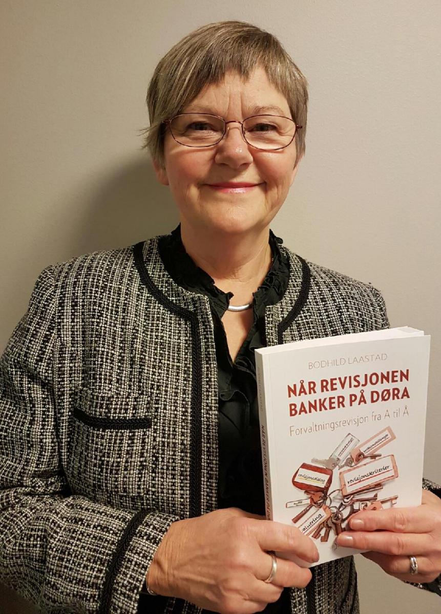 NKRFs Bodhild Laastad med ny bok om forvaltningsrevisjon